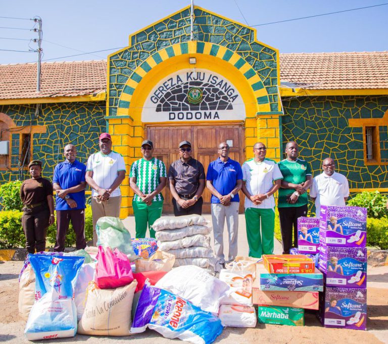 MAVUNDE PAMOJA NA TAASISI YA DODOMA LEGENDS WATEMBELEA GEREZA KUU ISANGA DODOMA