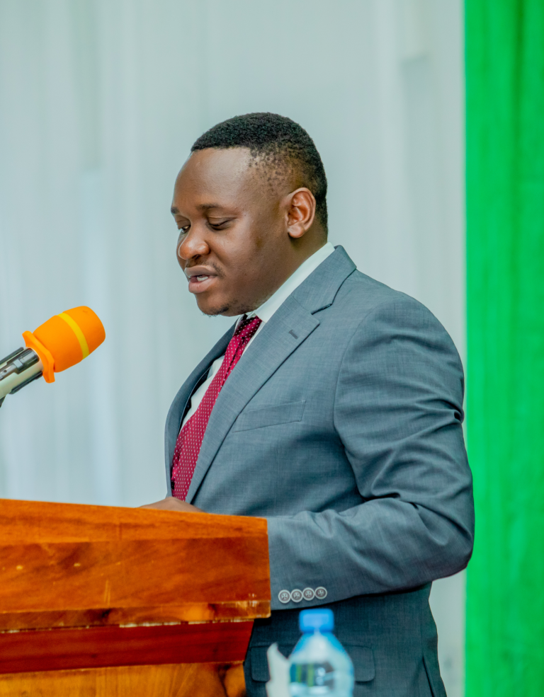 KIHENZILE AWAPONGEZA WAFANYAKAZI WIZARA YA UCHUKUZI UTEKELEZAJI MIRADI