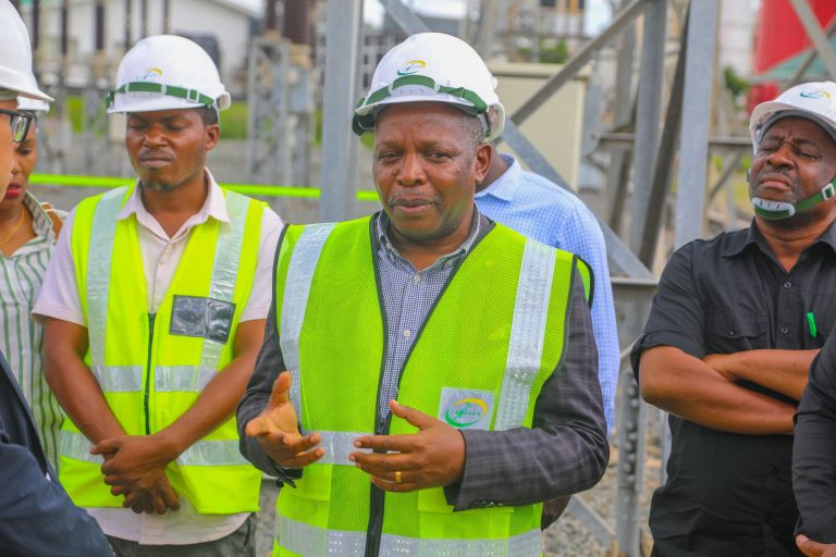 KAMISHNA WA UMEME NA NISHATI JADIDIFU AFANYA ZIARA YA UKAGUZI WA MIRADI YA UMEME JIJINI DAR ES SALAAM