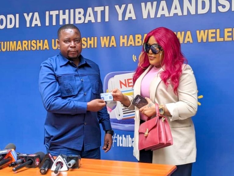 JAB YAMUONYA DIVA KUKIUKA MAADILI, YAMKABIDHI PRESSCARD