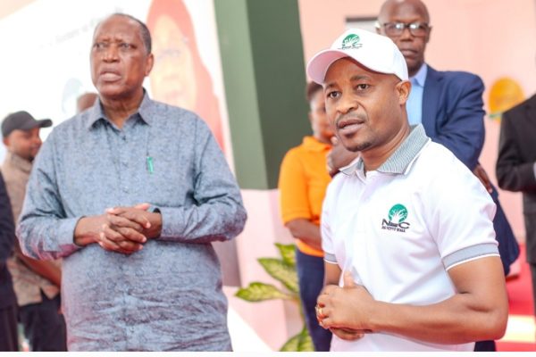 PROFESA KABUDI AWAAHIDI NIC KUWAPA MIRADI YA MICHEZO