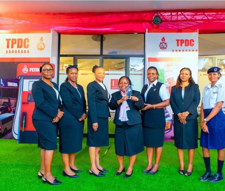 TPDC YATWAA TUZO YA  MAZINGIRA SABASABA