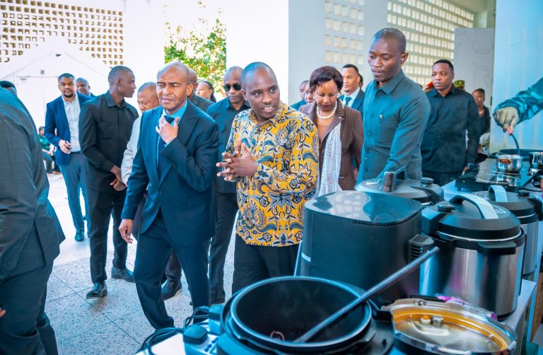 DKT. BITEKO AZINDUA PROGRAMU YA UGAWAJI MAJIKO YA UMEME KWA BEI YA RUZUKU KWA WAFANYAKAZI WA TANESCO