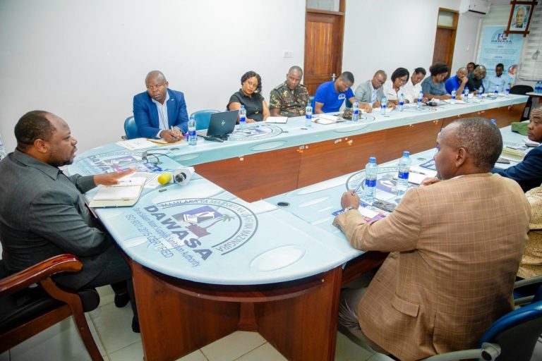 RC CHALAMILA ATAKA MIKAKATI YA HARAKA KUBORESHA HUDUMA YA MAJI DAR ES SALAAM