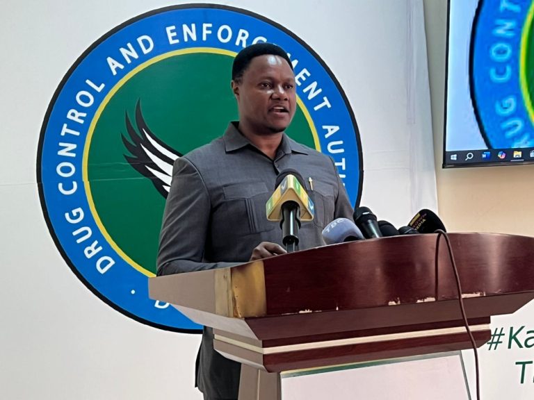 DCEA YAKAMATA ZA KULEVYA KWA MKENYA ALIYEKUWA AKIUZA CHAI 