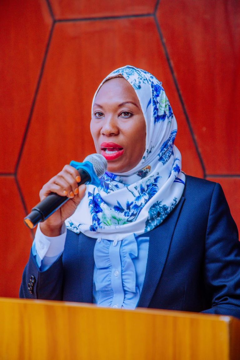 KATIBU MKUU MAJI AITAKA DAWASA KUFUNGA MKANDA UPOTEVU WA MAJI
