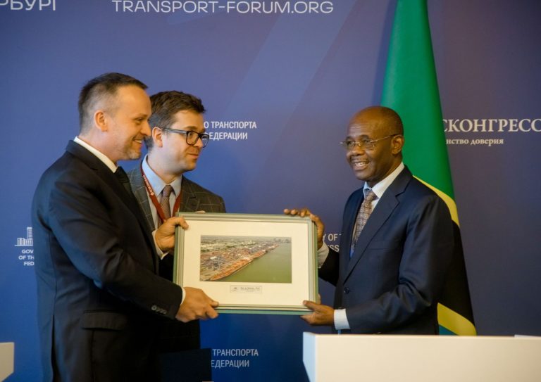 TANZANIA NA URUSI ZASAINI MAKUBALIANO YA USHIRIKIANO KATIKA SEKTA YA UCHUKUZI
