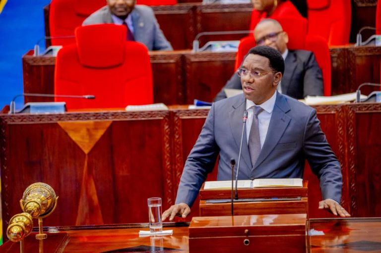 RAIS DK.SAMIA ATOA BILIONI 20,WATENGENEZA MAUDHUI WANUFAIKA NA BILIONI 2