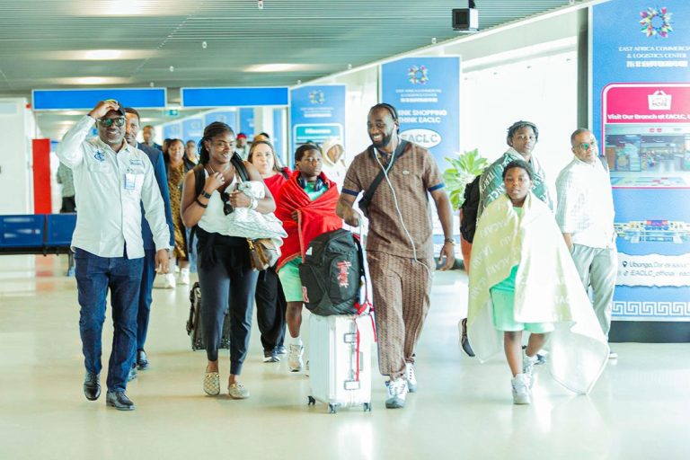 TTB YAMKARIBISHA BINGWA WA MASUMBWI DUNIANI TERENCE KWA ZIARA YA UTALII WA MICHEZO