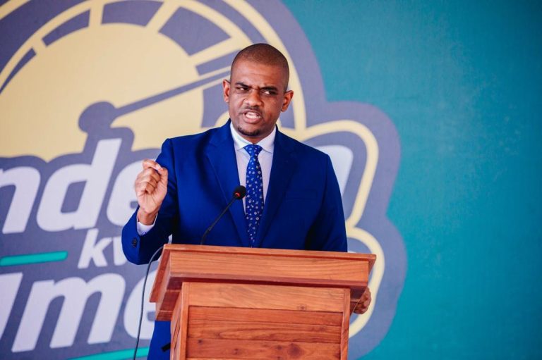WAZIRI NDEJEMBI AZINDUA MKOPO WA MAJIKO YA UMEME, VITUO VYA KUCHAJIA MAGARI YA UMEME