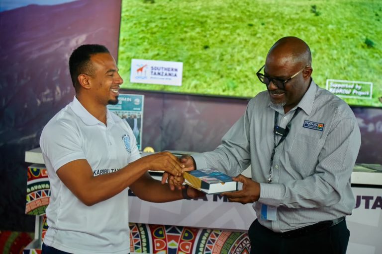 TTB YAMKABIDHI KHALID AL BARWANI UBALOZI WA HIARI WA UTALII KUITANGAZA TANZANIA DUNIANI