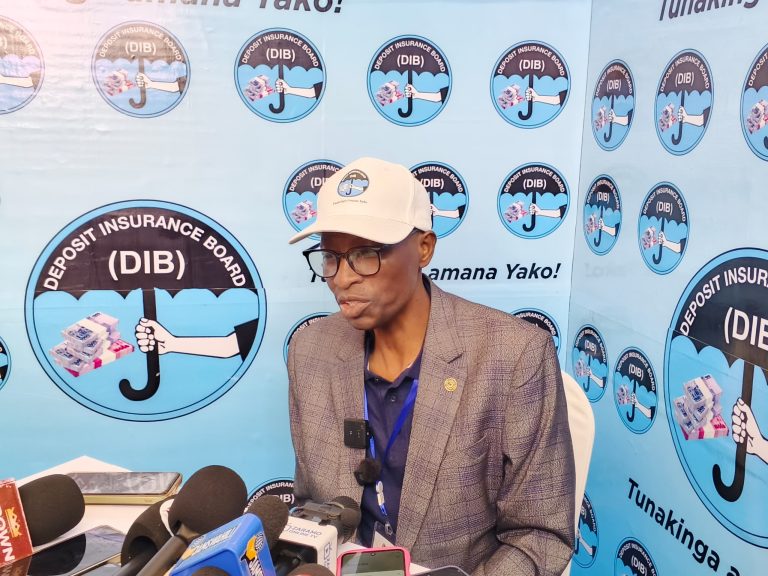DIB KUANZA  KUZINUSURU BENKI ZILIZO HATARINI KUFILISIKA