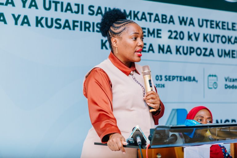 MRADI WA UMEME MPOMVU – GGM KUIMARISHA UPATIKANAJI WA UMEME NA KUCHOCHEA SHUGHULI ZA KIUCHUMI GEITA – MHE. SALOME